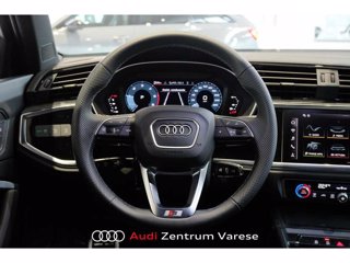 AUDI Q3 35 2.0 tdi identity black s-tronic 8