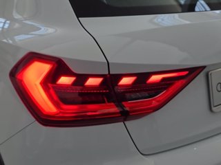 AUDI A1 allstreet 30 1.0 tfsi identity contrast 116cv s tronic 4